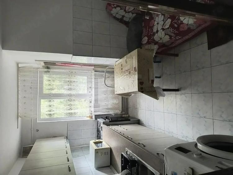 Apartament cu 2 camere semidecomandat în George Enescu