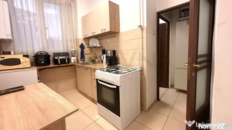 Apartament cu 3 camere decomandat în Rosetti