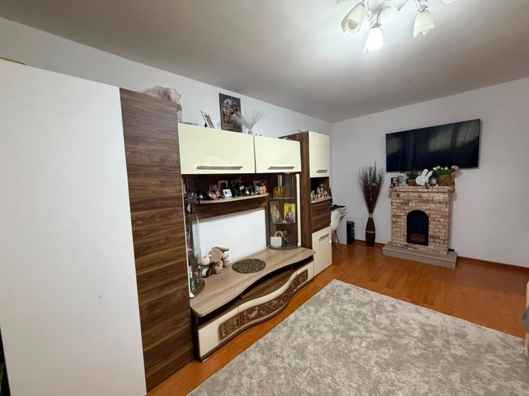 Ap.2 cam.central,et.1,centrala proprie,aer condiționat,,parcare gratuită. - 5
