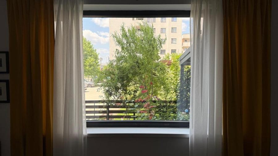 Apartament cu 3 camere decomandat în Băneasa