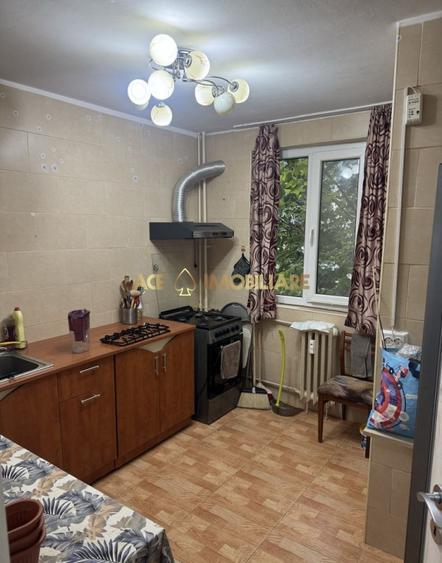 Apartament cu 2 camere decomandat, mobilat în Berceni