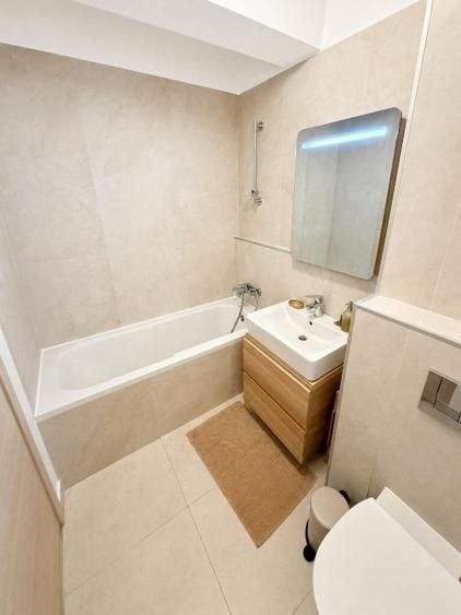 Apartament cu 3 camere decomandat, mobilat în Aviației