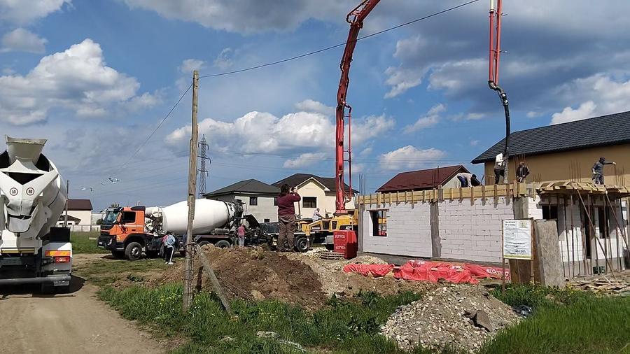 Casă cu 4 camere în Aurel Vlaicu