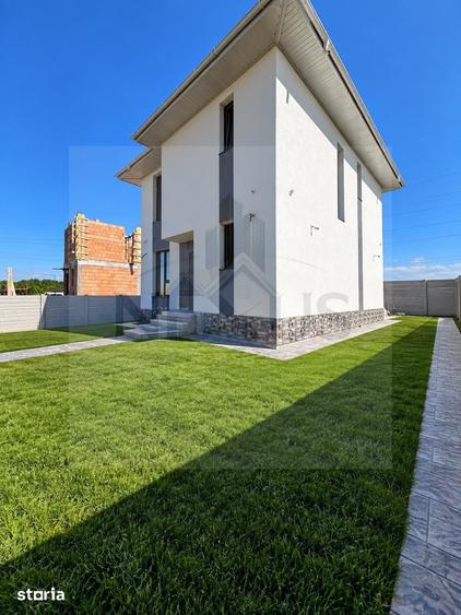 Casă cu 5 camere cu Teren 304 Mp în Berceni