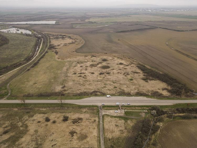 Teren agricol extravilan de 8600 mp, în Central