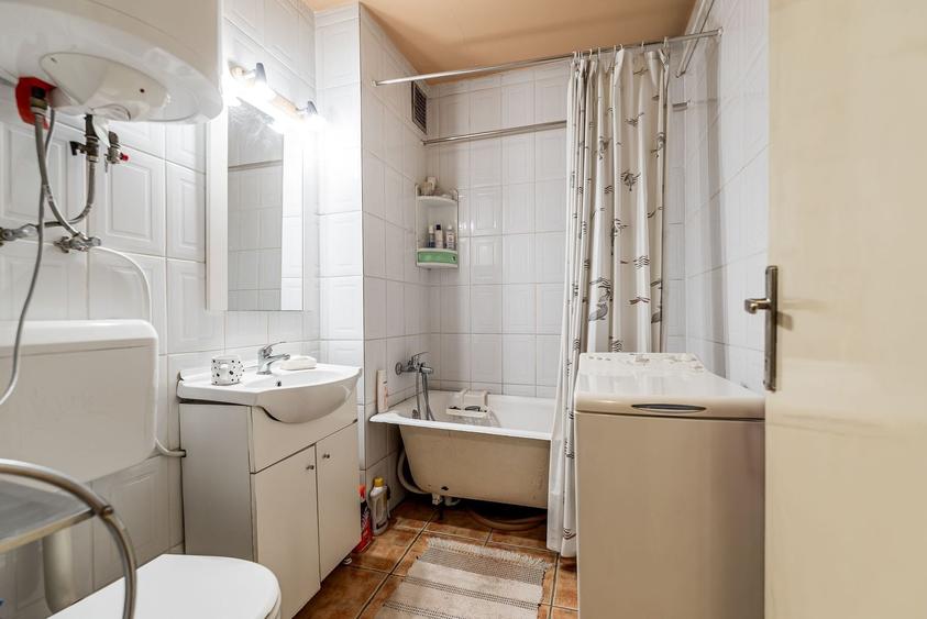 Apartament cu 2 camere semidecomandat, mobilat în Podgoria