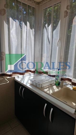 Apartament cu 3 camere decomandat, mobilat în Aradului