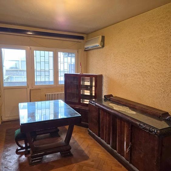 Apartament cu 2 camere decomandat în Sala Palatului