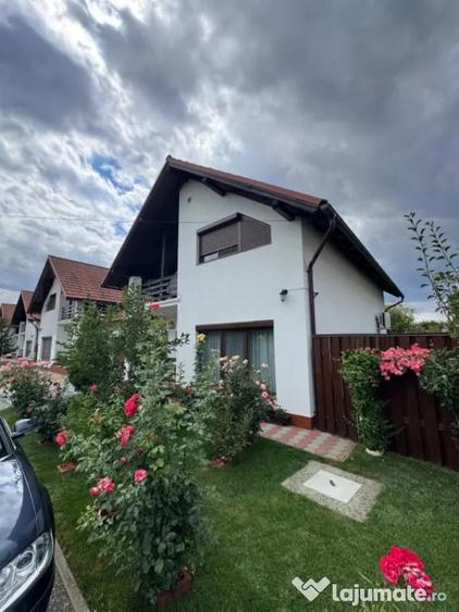 Casă cu 4 camere cu Teren 276 Mp în Central