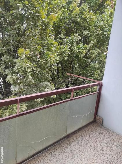 Apartament cu 4 camere decomandat în Bejan
