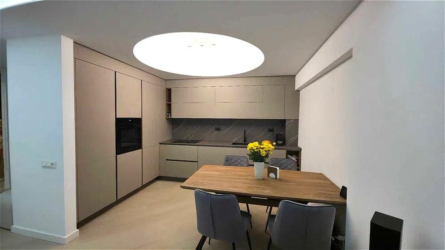 Apartament cu 3 camere semidecomandat, mobilat în Pipera