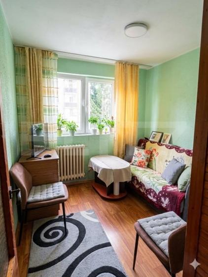 Apartament cu 2 camere semidecomandat, mobilat în Decebal