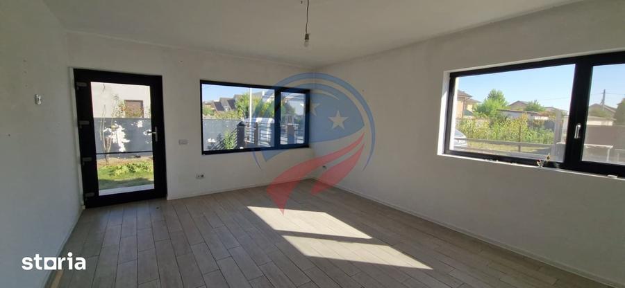 Casă cu 5 camere cu Teren 360 Mp în Malu Mare