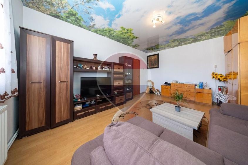 Casă individuală cu 6 camere cu Teren 1048 Mp în Satulung