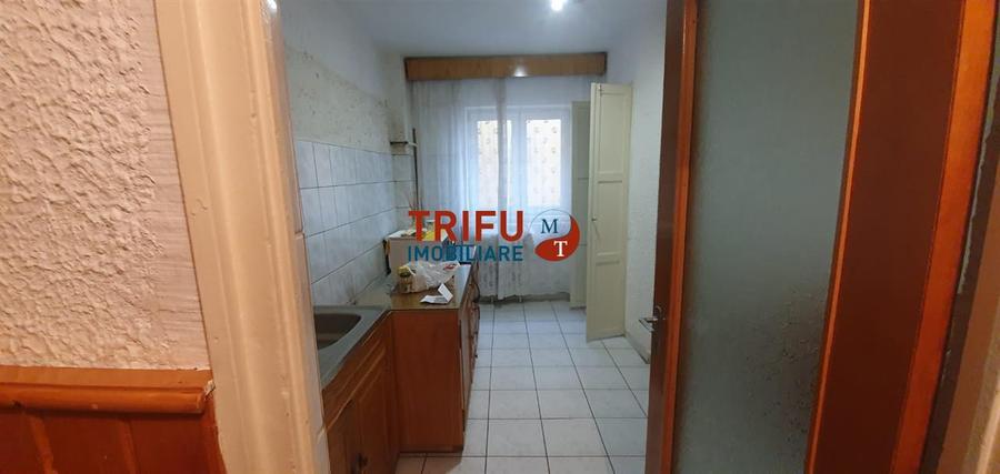 Apartament cu 3 camere decomandat în Cetate