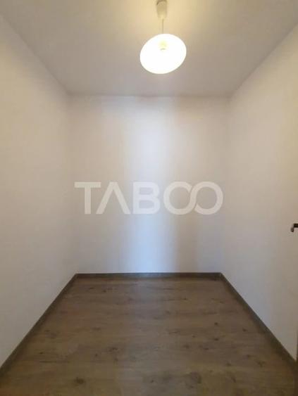 Casă cu 6 camere cu Teren 281 Mp în Tineretului