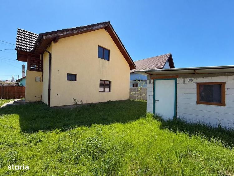 Casă cu 4 camere în Cristian
