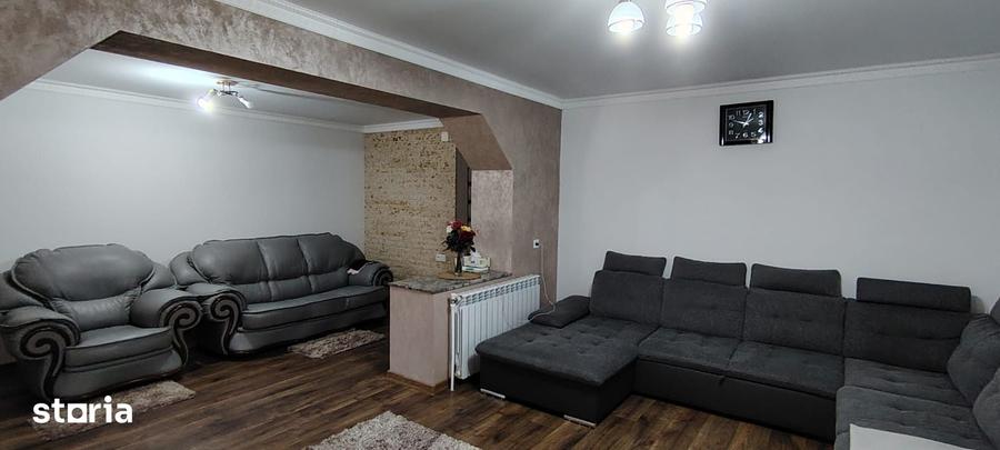 Casă cu 5 camere cu Teren 250 Mp în Central