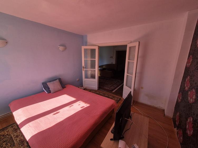Casă individuală cu 6 camere cu Canalizare în Chiajna
