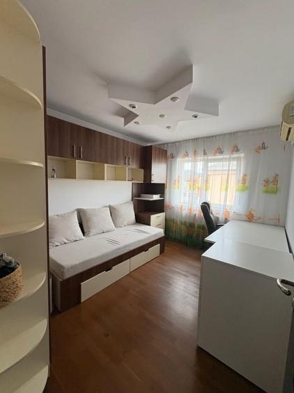 Apartament cu 3 camere decomandat, mobilat în Ultracentral