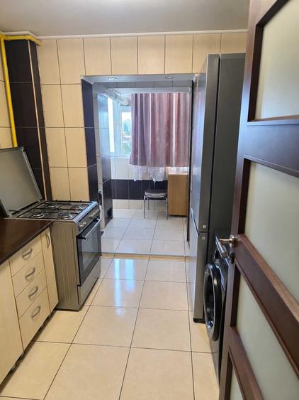 Apartament cu 3 camere decomandat în Titulescu