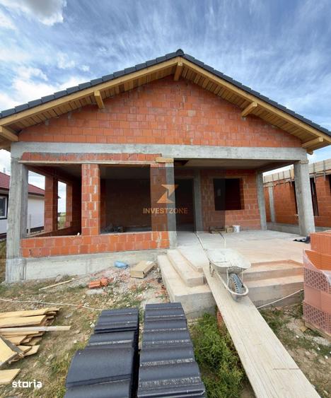 Casă cu 4 camere cu Teren 430 Mp în Biharia
