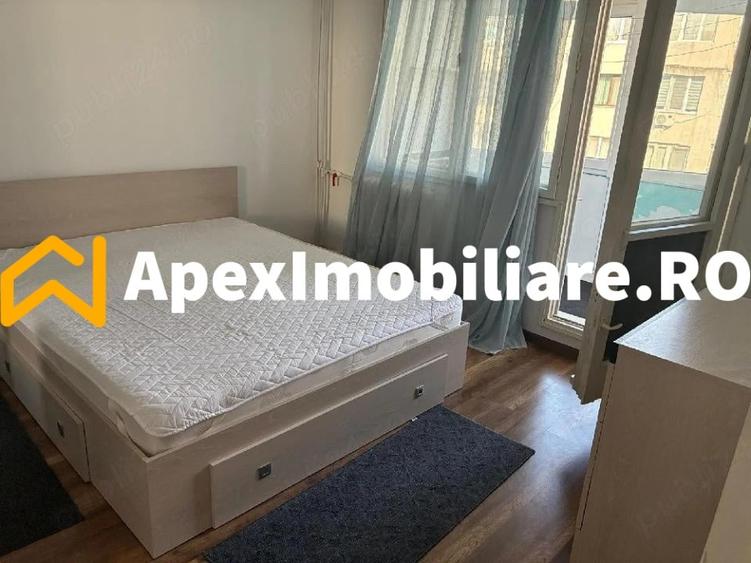 Apartament cu 3 camere decomandat, mobilat în Păcii