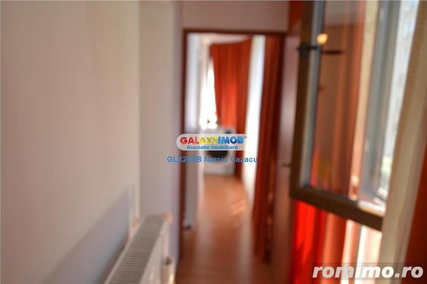 Apartament cu 3 camere decomandat în Baicului