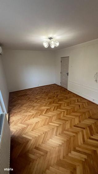Apartament cu 2 camere decomandat în Micro 17