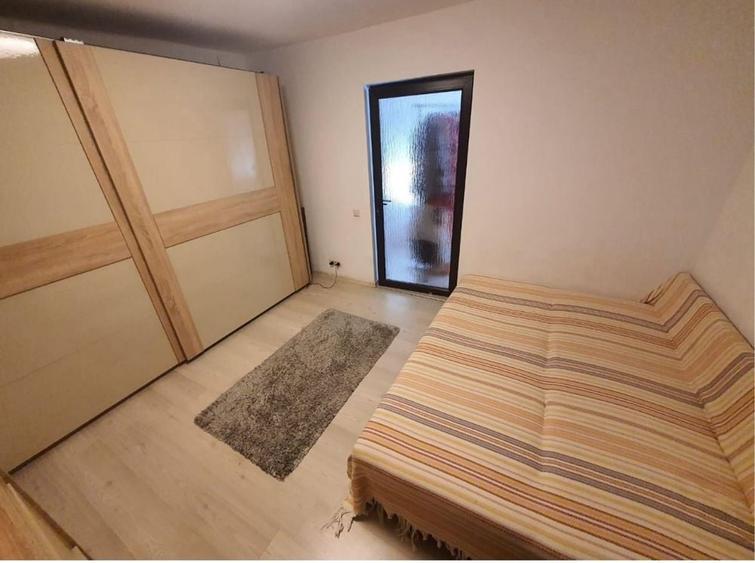 Casă cu 3 camere decomandat în Central