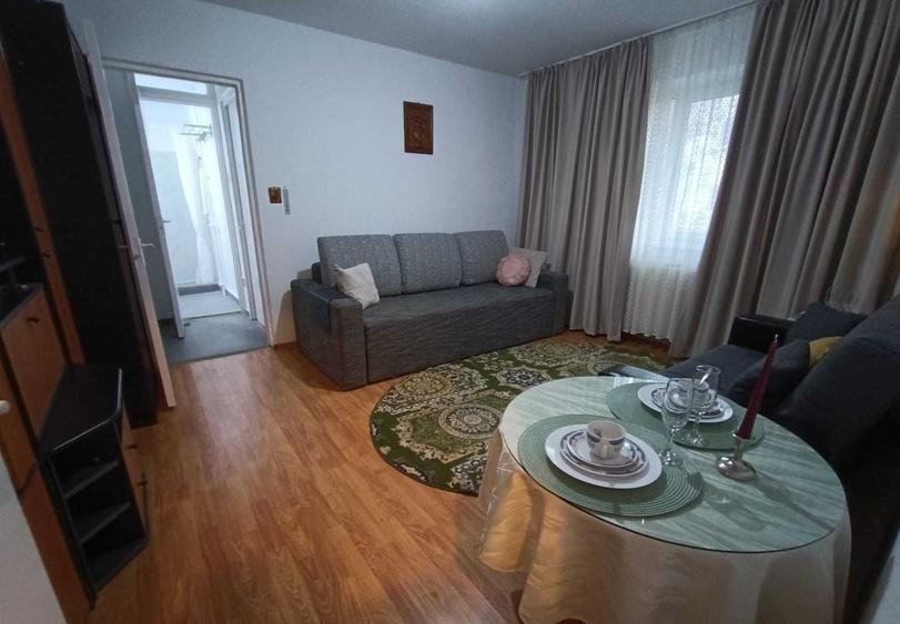 Apartament semidecomandat în Giurgiului