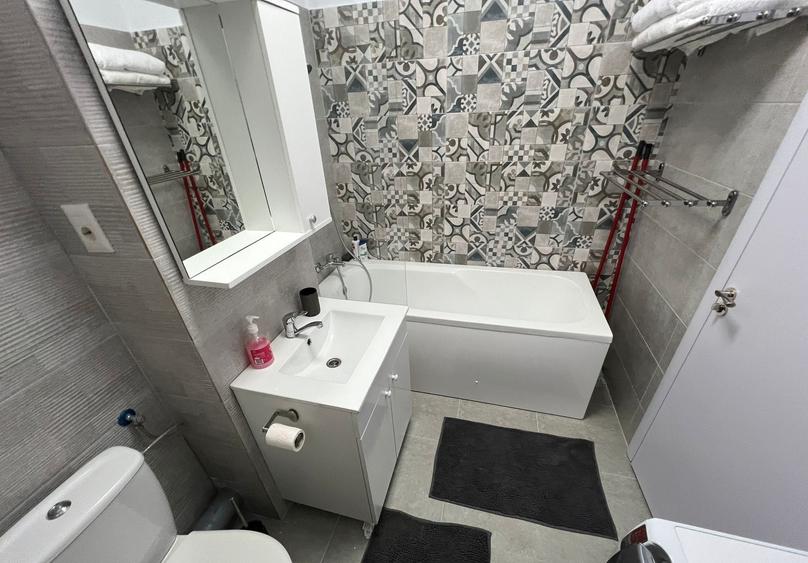 Apartament cu 2 camere decomandat în Titan