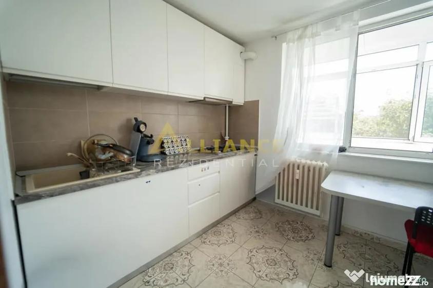 Apartament cu 2 camere semidecomandat în Berceni