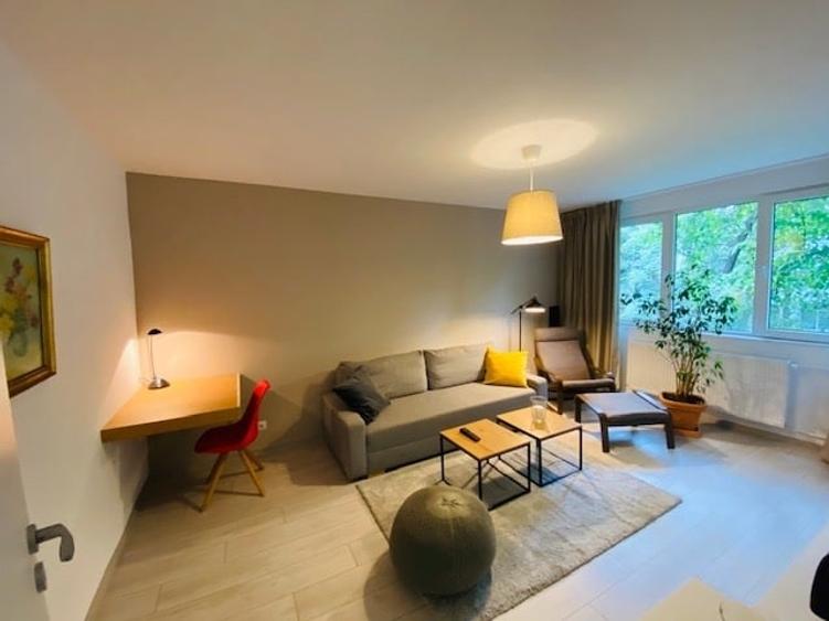 Apartament cu 2 camere decomandat, mobilat în Politehnica