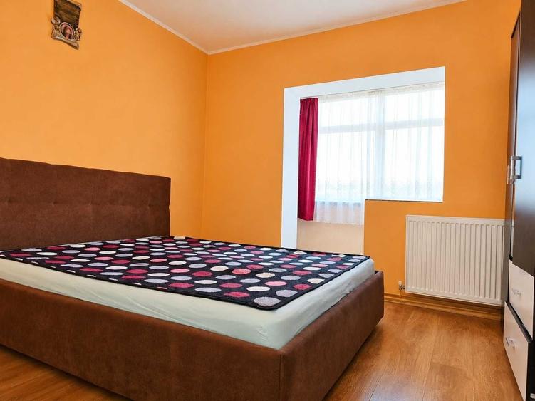 Apartament cu 3 camere decomandat în Bârzești