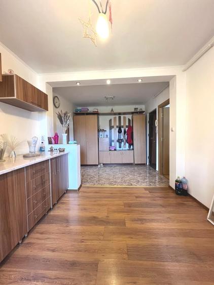 Apartament cu 2 camere decomandat în Est