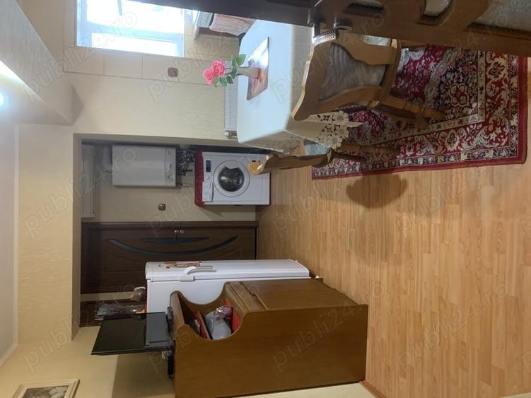 Apartament cu 3 camere decomandat în Caracal