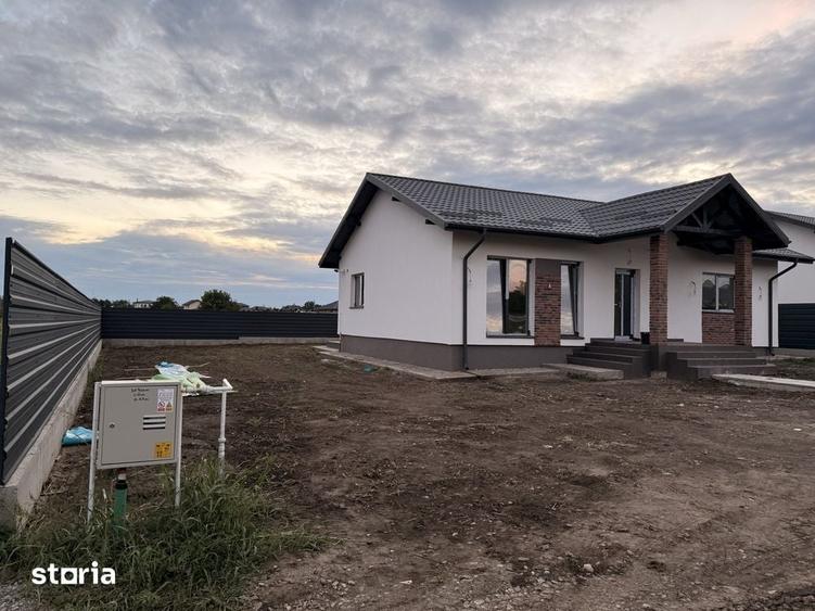 Casă cu 4 camere cu Teren 600 Mp în Holboca