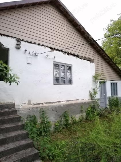 Casă cu 4 camere în Budănești