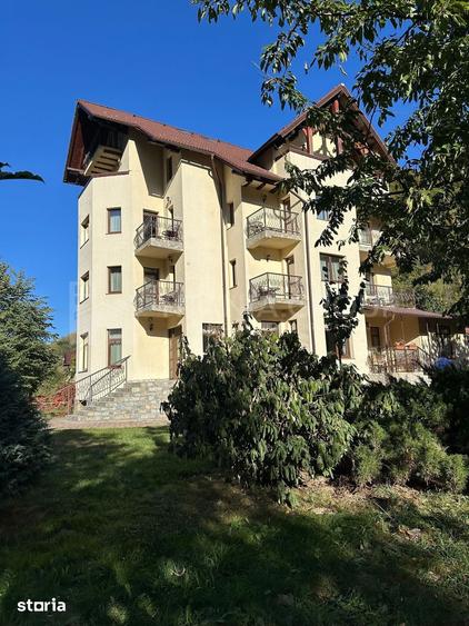 Casă cu Teren 2000 Mp în Moieciu