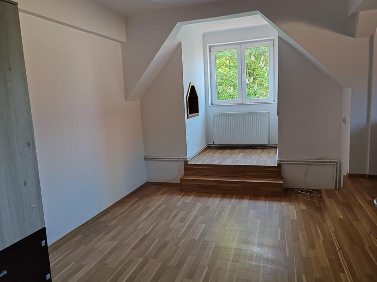 Apartament cu 3 camere decomandat în Ultracentral