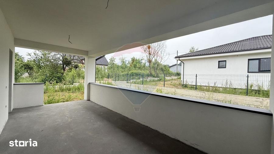 Casă cu 6 camere cu Teren 892 Mp în Baia Sprie