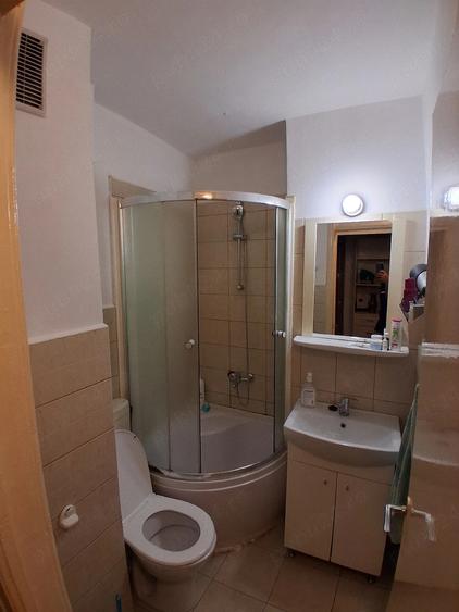 Garsonieră decomandată în Central