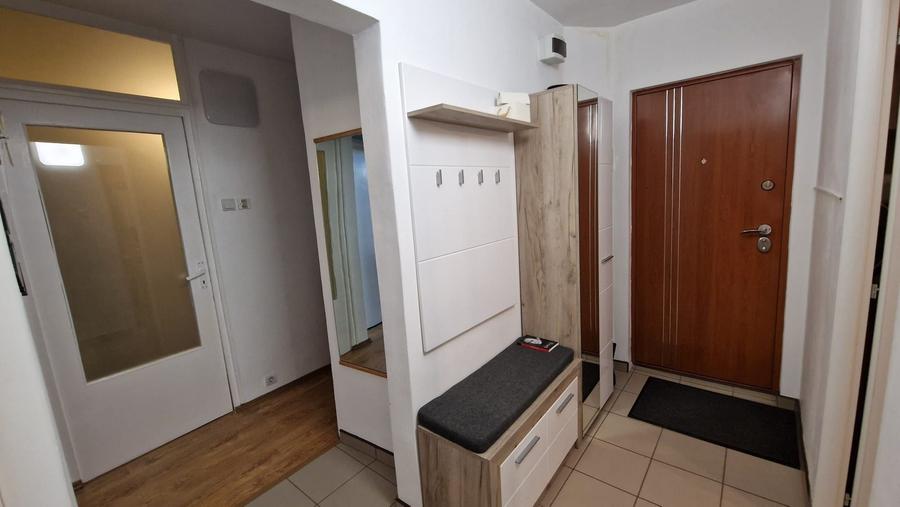 Apartament cu 4 camere decomandat în Feldioara