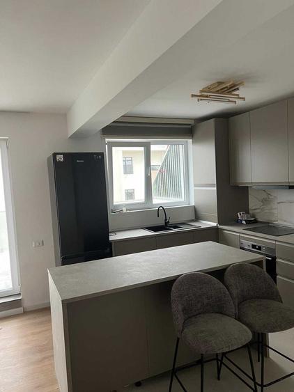Apartament cu 3 camere semidecomandat în Central
