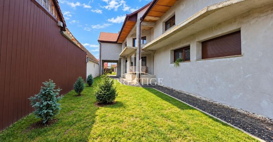 Casă individuală cu 6 camere cu Canalizare în Șura Mică
