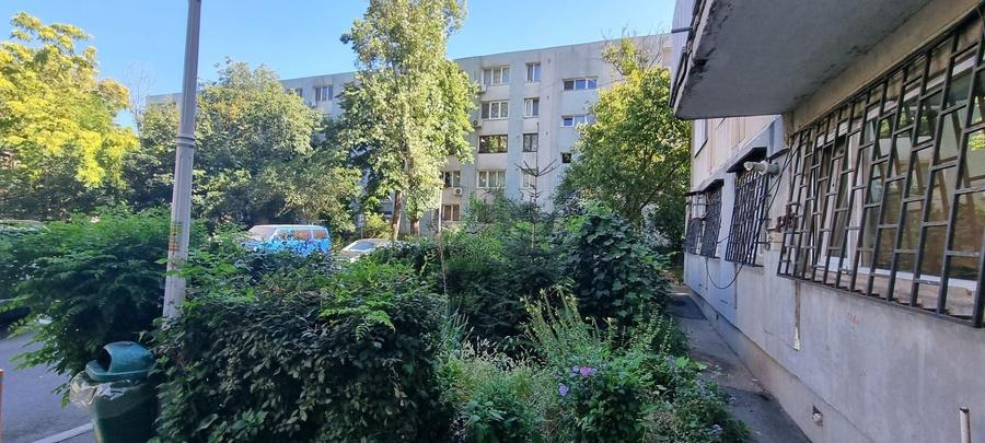 Apartament cu 3 camere decomandat în Drumul Taberei