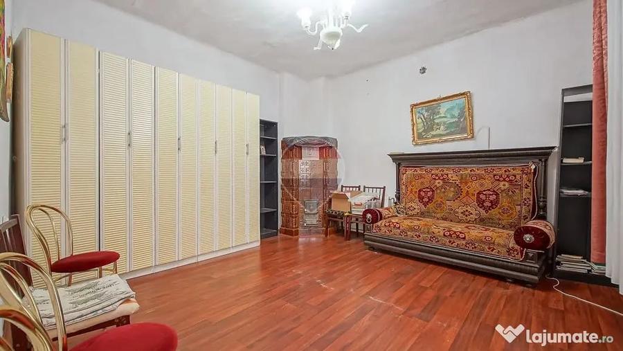 Casă cu 3 camere cu Teren 104 Mp în Central