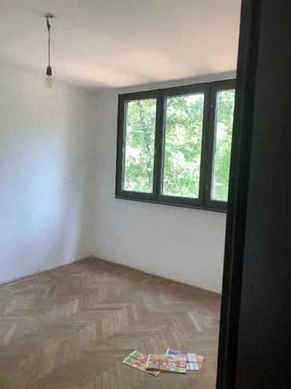 Apartament cu 3 camere semidecomandat în Țiglina 1