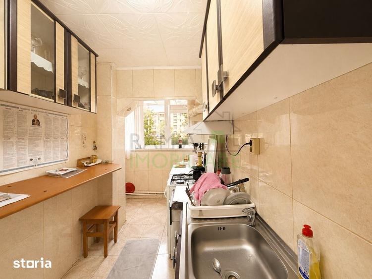 Apartament cu 2 camere decomandat în Noua